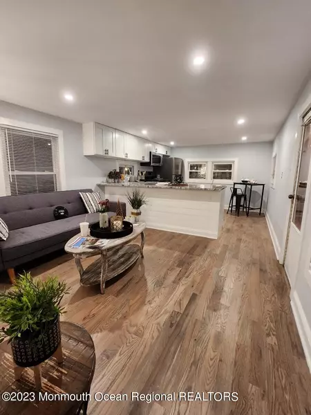 10 Robin Road, Hazlet, NJ 07730