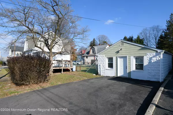 South River, NJ 08882,14 Devoe Street