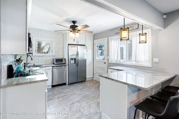 Keyport, NJ 07735,265 Edgeview Road