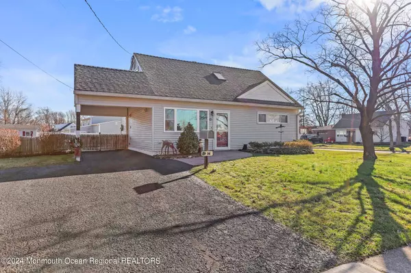 Hazlet, NJ 07730,26 Franciscan Way