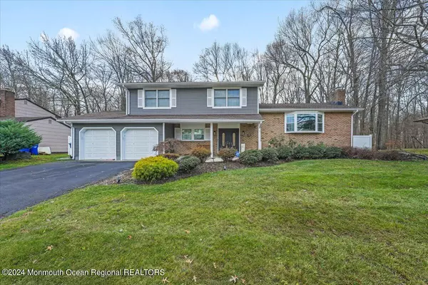 North Brunswick, NJ 08902,28 Woodmere Road