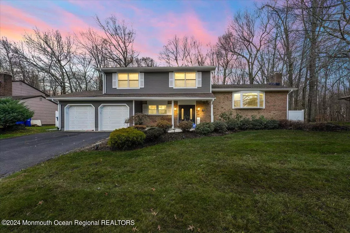 North Brunswick, NJ 08902,28 Woodmere Road