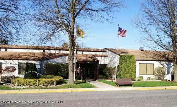Englishtown, NJ 07726,15 Pine Cluster Circle #F