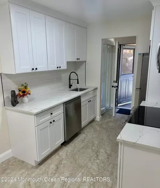 15 Pine Cluster Circle #F, Englishtown, NJ 07726