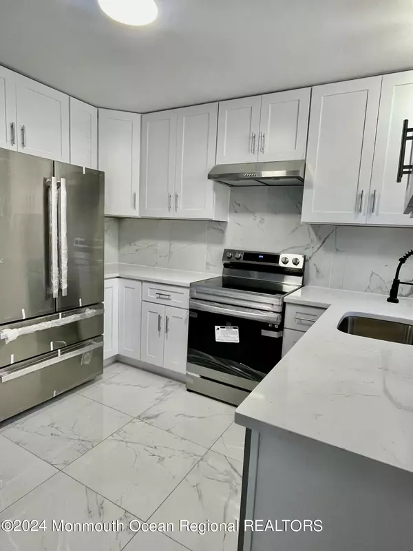 Lakewood, NJ 08701,123 Edinburgh Lane