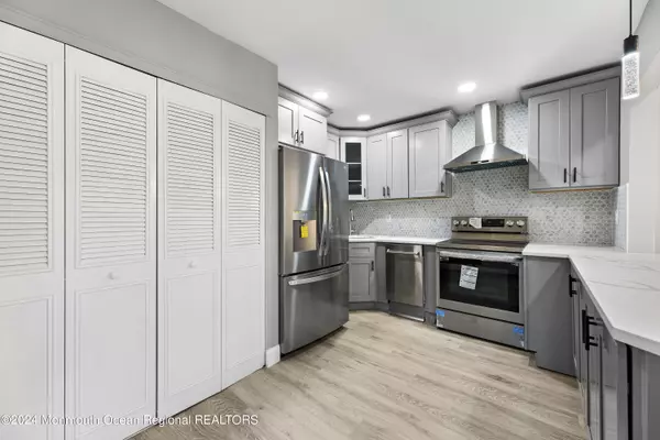 Red Bank, NJ 07701,108 Manchester Court