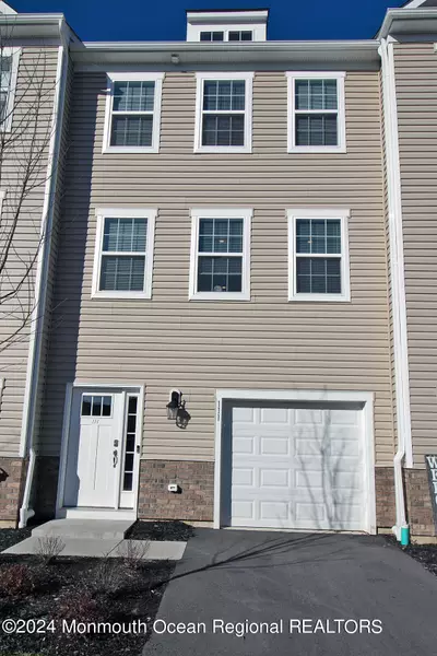 111 Melanie Way, Manahawkin, NJ 08050