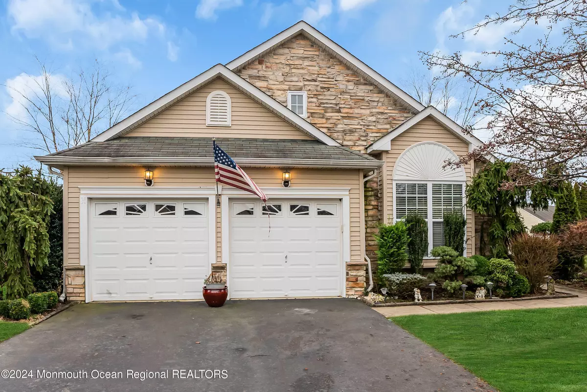 Lakewood, NJ 08701,609 Quail Court