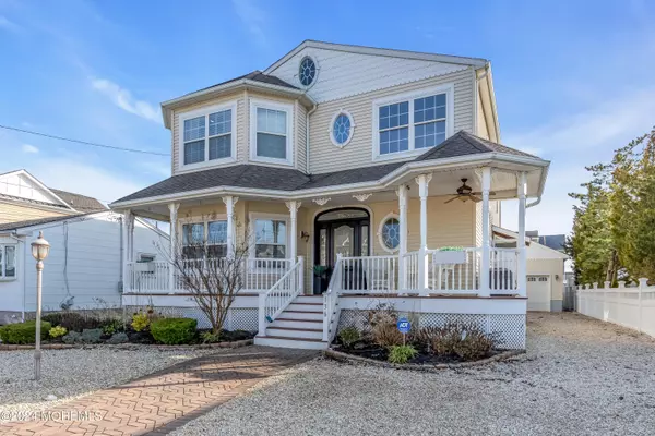 Lavallette, NJ 08735,136 Newark Avenue