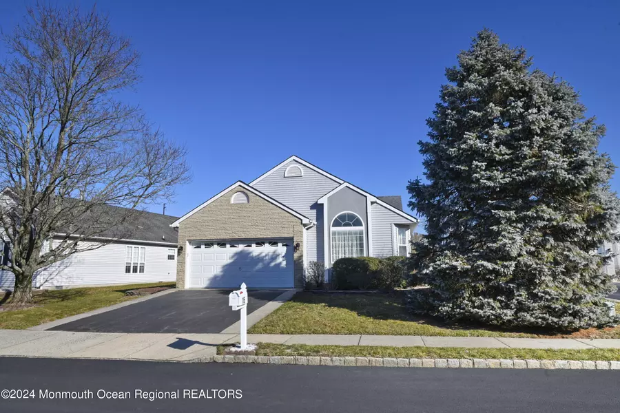 15 Tonbridge Court, Toms River, NJ 08757