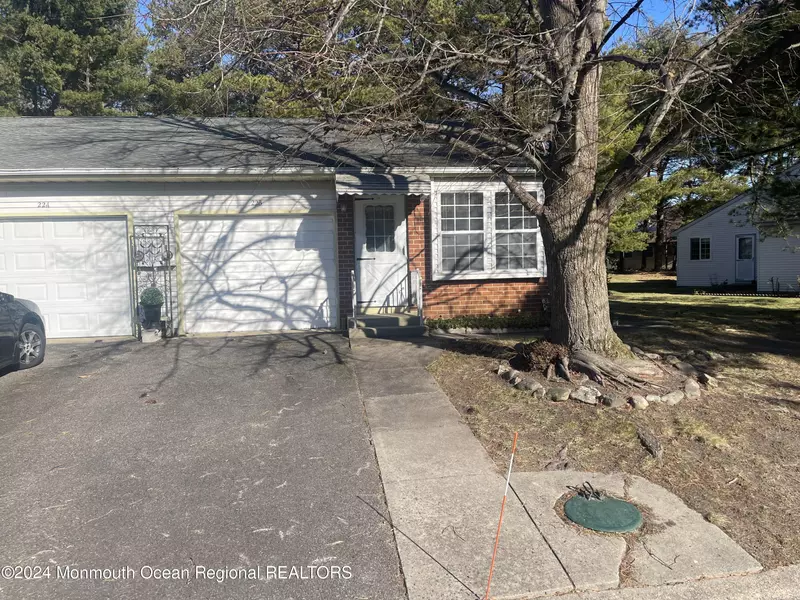 22 Ardmore Street, Whiting, NJ 08759