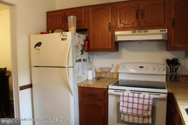 Manahawkin, NJ 08050,22 Cranberry Road #13A