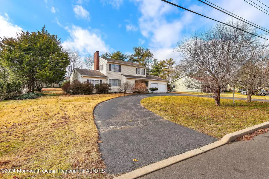 635 Holly Hill Drive, Brielle, NJ 08730