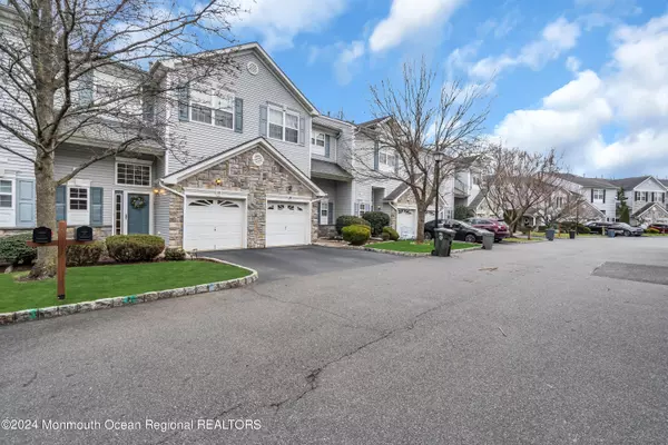 Old Bridge, NJ 08857,15 Harbor Bay Circle