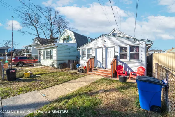 Keansburg, NJ 07734,31 St James Avenue