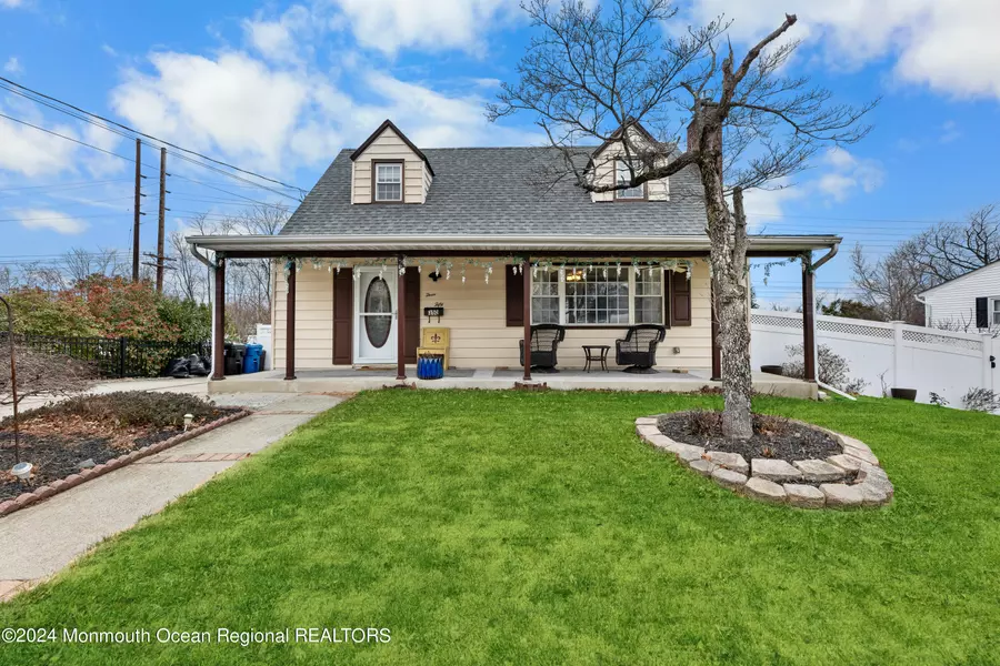 350 East Road, Belford, NJ 07718