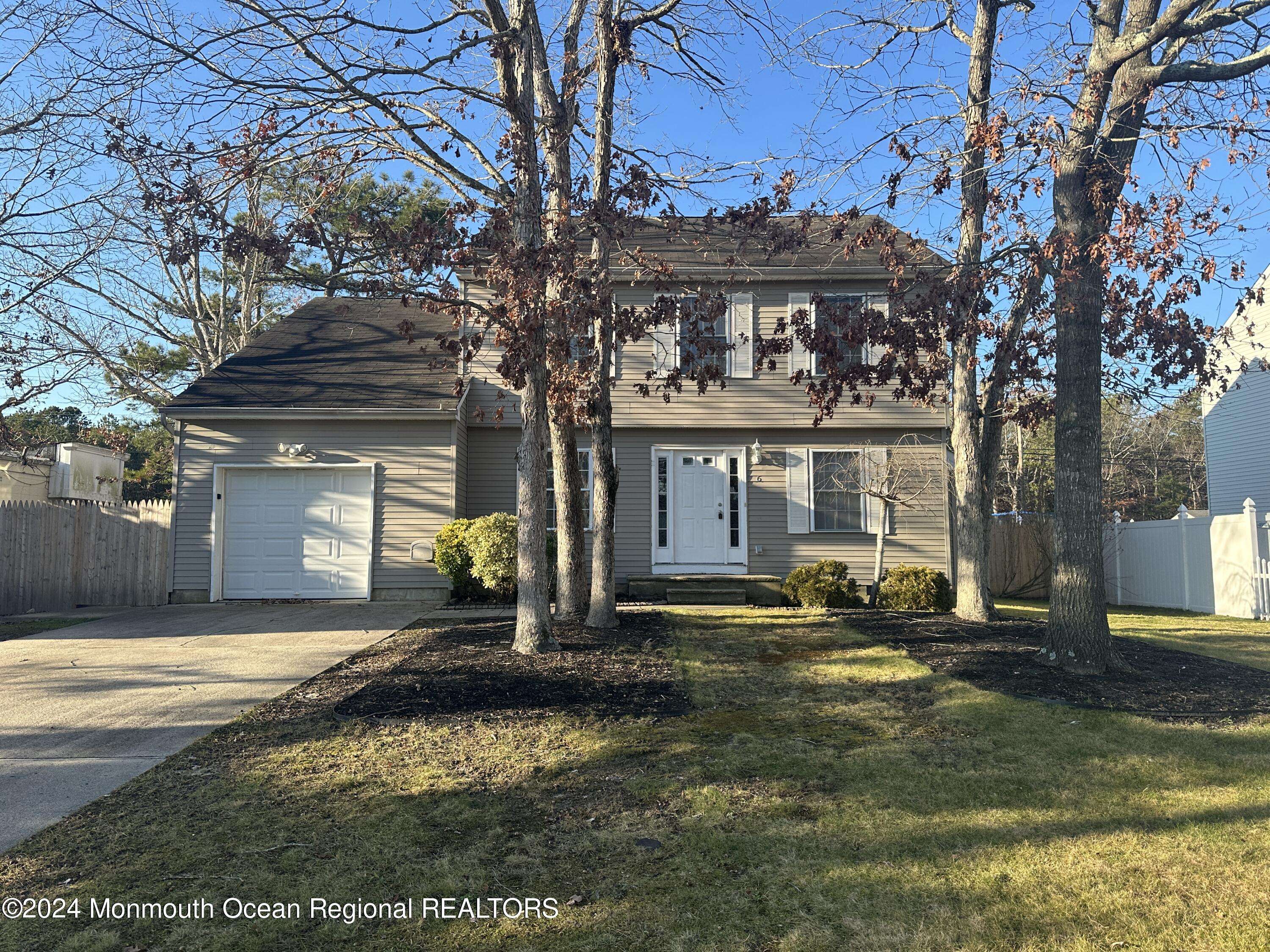 6 Atlantis Avenue, Manahawkin, NJ 08050