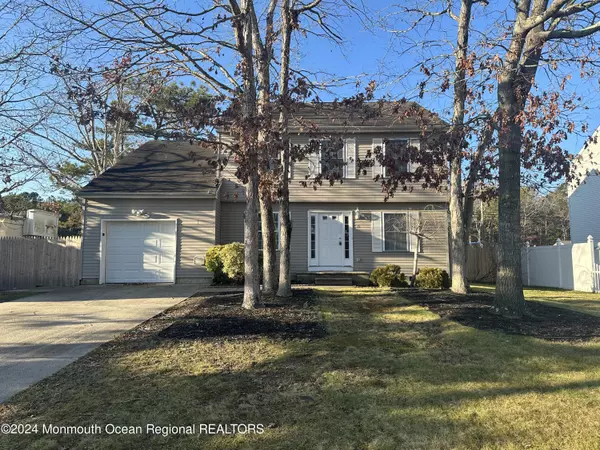 6 Atlantis Avenue, Manahawkin, NJ 08050