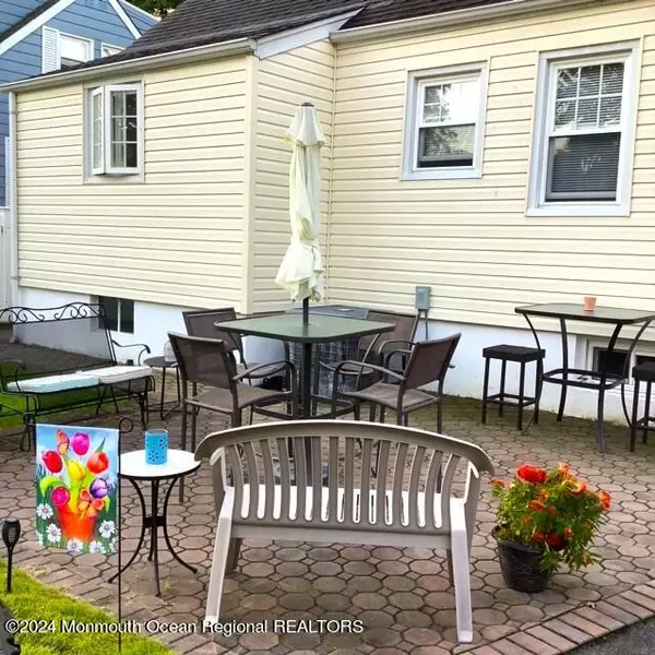 Kenilworth, NJ 07033,332 Roosevelt Lane