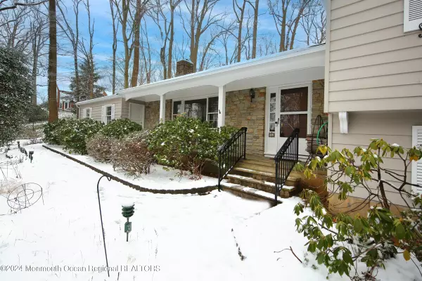 Holmdel, NJ 07733,5 Stilwell Drive