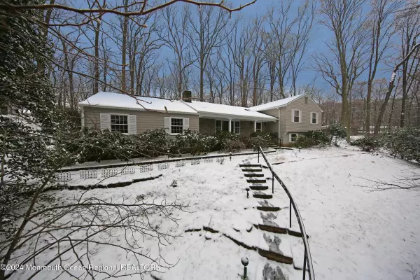 Holmdel, NJ 07733,5 Stilwell Drive