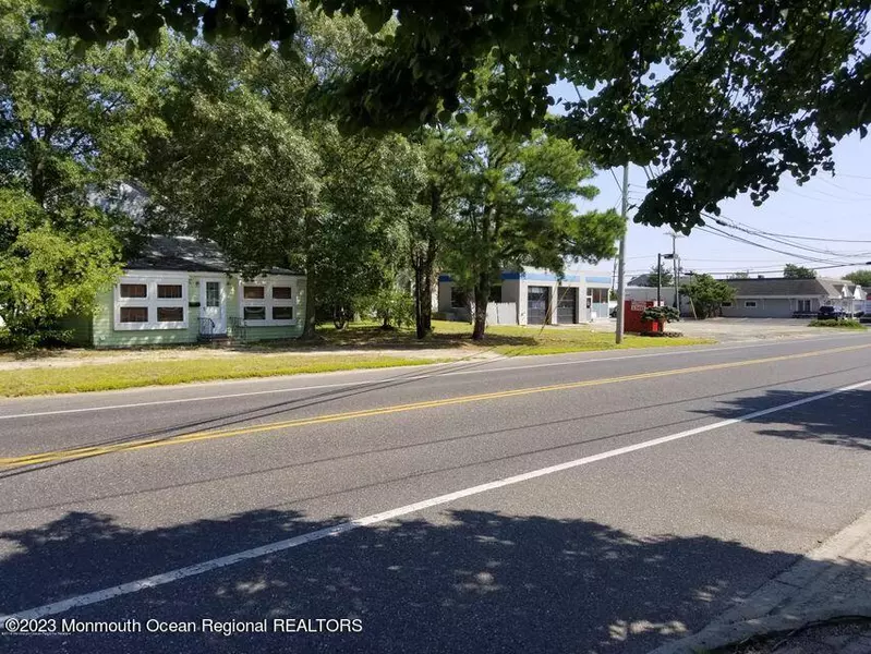 1612 Beaver Dam Road, Point Pleasant, NJ 08742