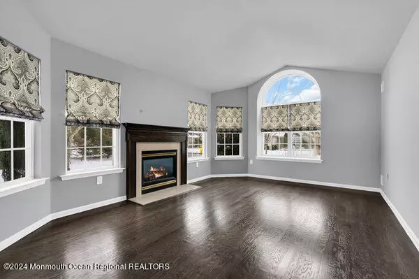 Lakewood, NJ 08701,84 Foxwood Road