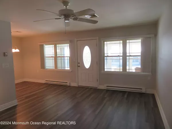 Lakewood, NJ 08701,880 Balmoral Court