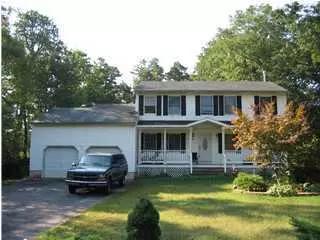 84 Chestnut Street, Lakewood, NJ 08701