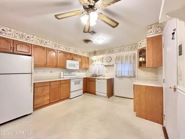 Lakewood, NJ 08701,275 Kingston Court