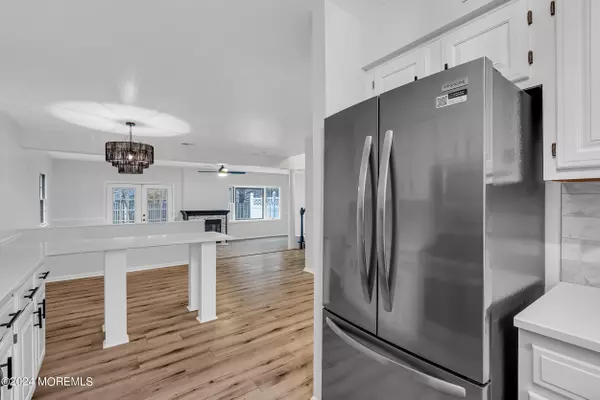 Holmdel, NJ 07733,41 Weller Place #217