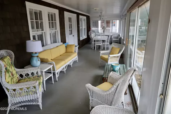 Bay Head, NJ 08742,724 East Avenue #SUMMER