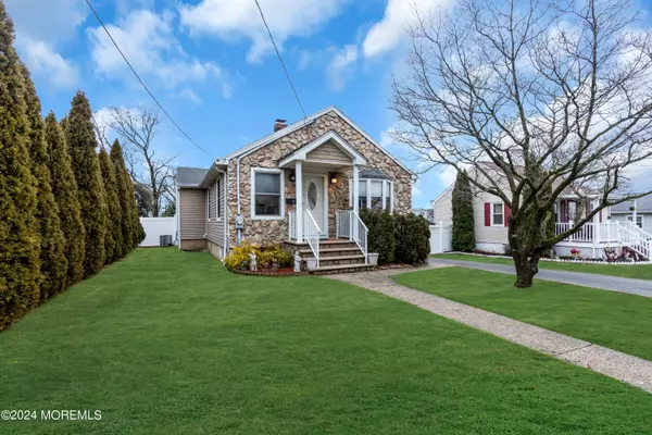 South Amboy, NJ 08879,18 Midland Avenue
