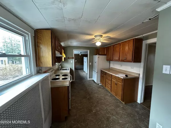 Matawan, NJ 07747,152 Freneau Avenue