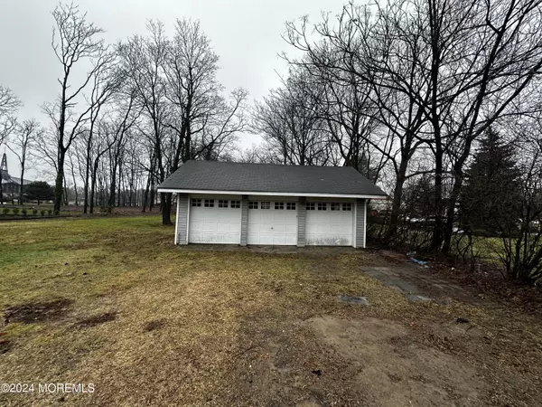 Matawan, NJ 07747,152 Freneau Avenue