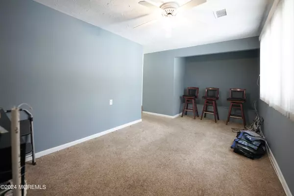 Oceanport, NJ 07757,16 Morris Place