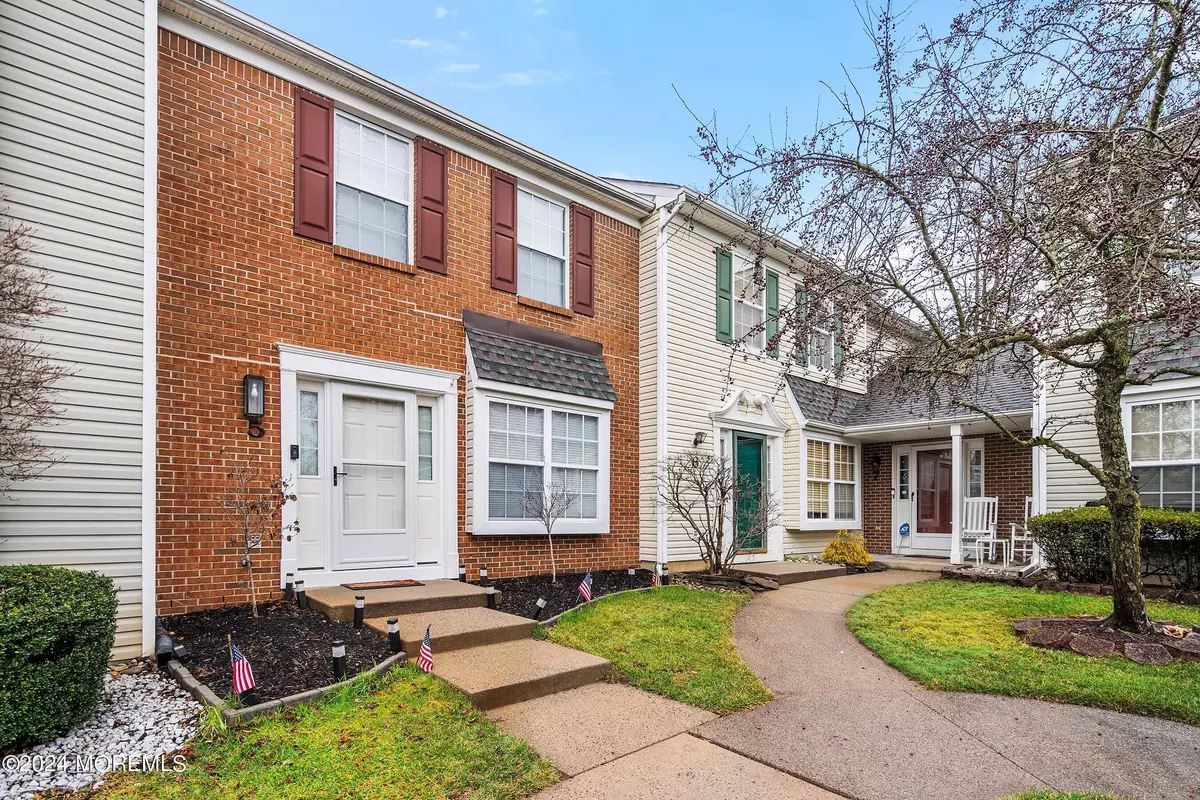 Freehold, NJ 07728,3305 Oliver Court #5