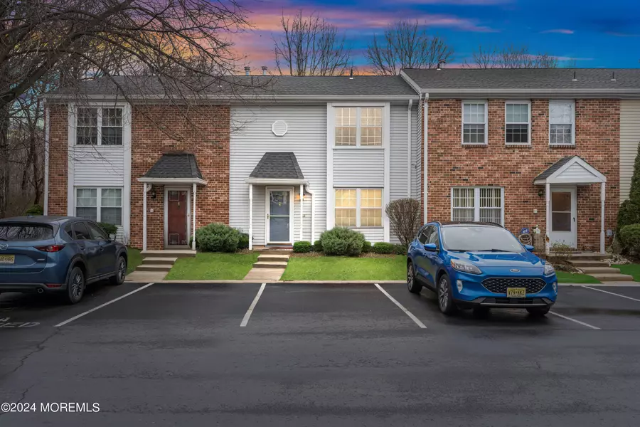 201 Applegate Lane #201, East Brunswick, NJ 08816