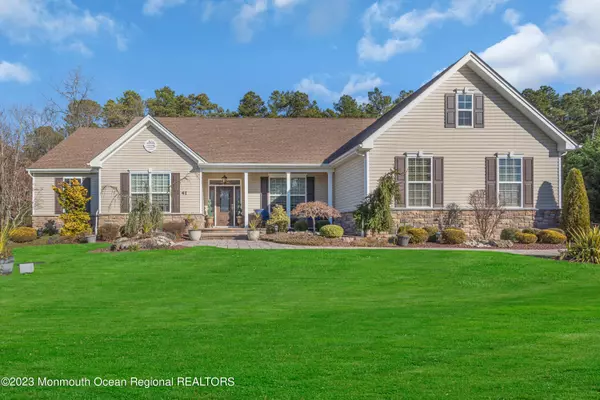 41 Aidan Lane, Jackson, NJ 08527