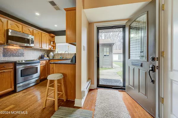 Red Bank, NJ 07701,29 Andover Court