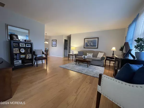 Matawan, NJ 07747,1 Delaware Court