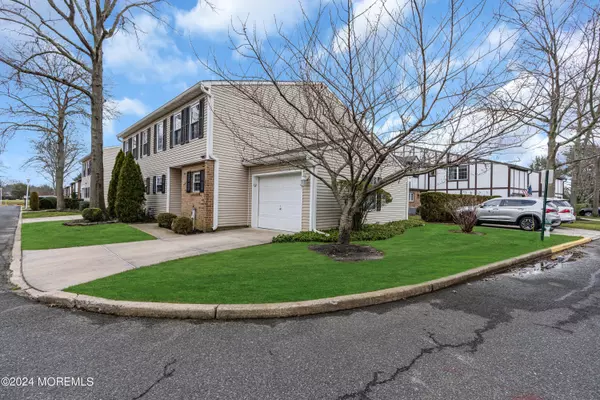 Spring Lake Heights, NJ 07762,8 Oak Court