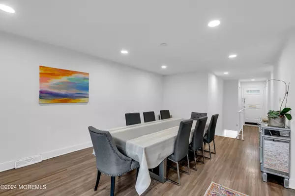 Lakewood, NJ 08701,124 Village Path