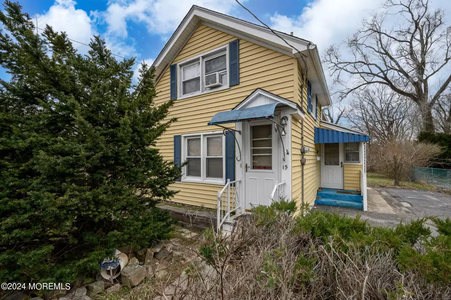 15 Brown Avenue, Lakehurst, NJ 08733