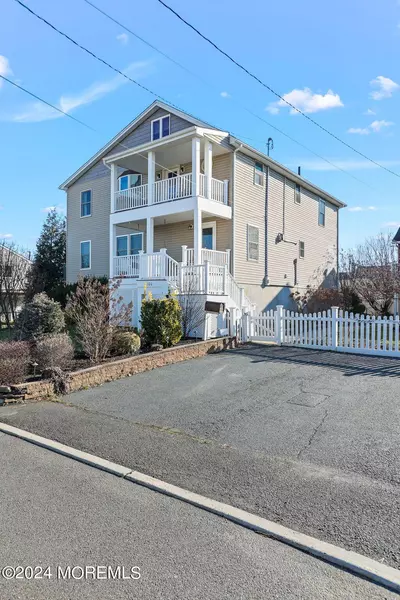 100 State Street, Union Beach, NJ 07735