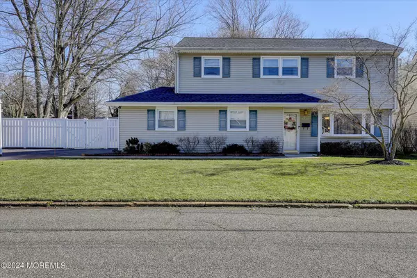 Hazlet, NJ 07730,12 Carriage Road N