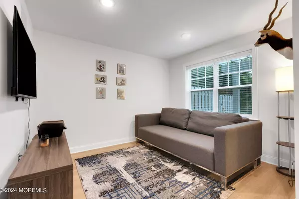 West Long Branch, NJ 07764,11 Fields Way
