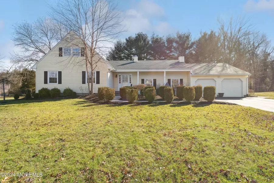 14 Meadowbrook Drive, East Windsor, NJ 08520