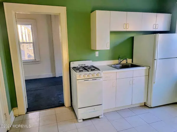 Sayreville Boro, NJ 08872,15 Henry Street