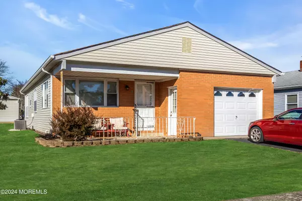 Toms River, NJ 08757,11 Camrose Street